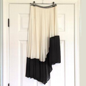 Unbalanced White-Black Skirt